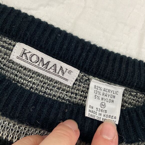 Vintage Koman Abstract Crewneck Size Medium - Picture 2 of 8